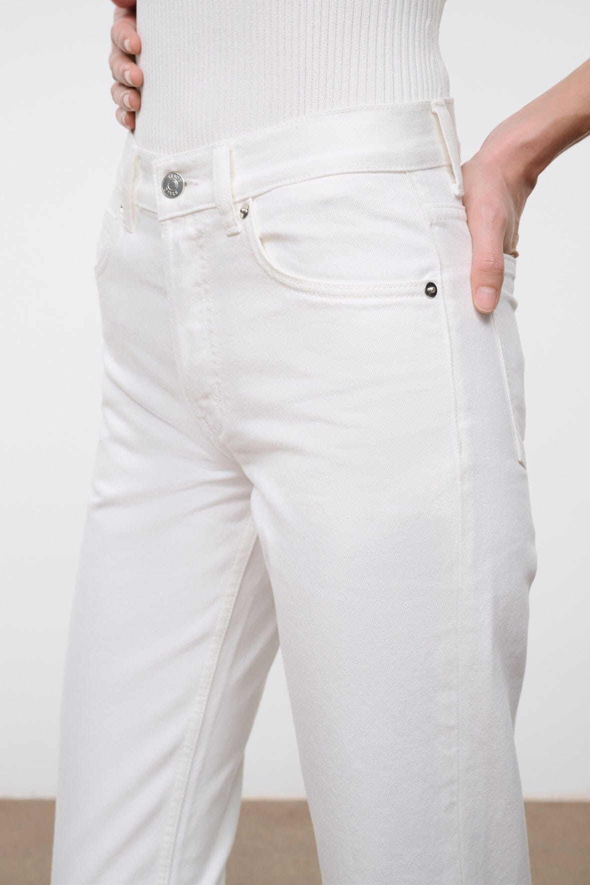 TEDDY STRAIGHT JEAN | WHITE