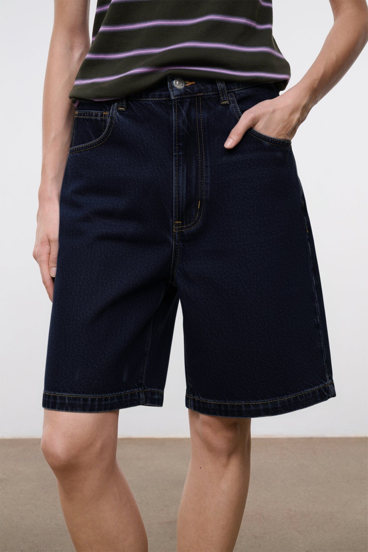 TREVOR BERMUDA SHORT | INDIGO