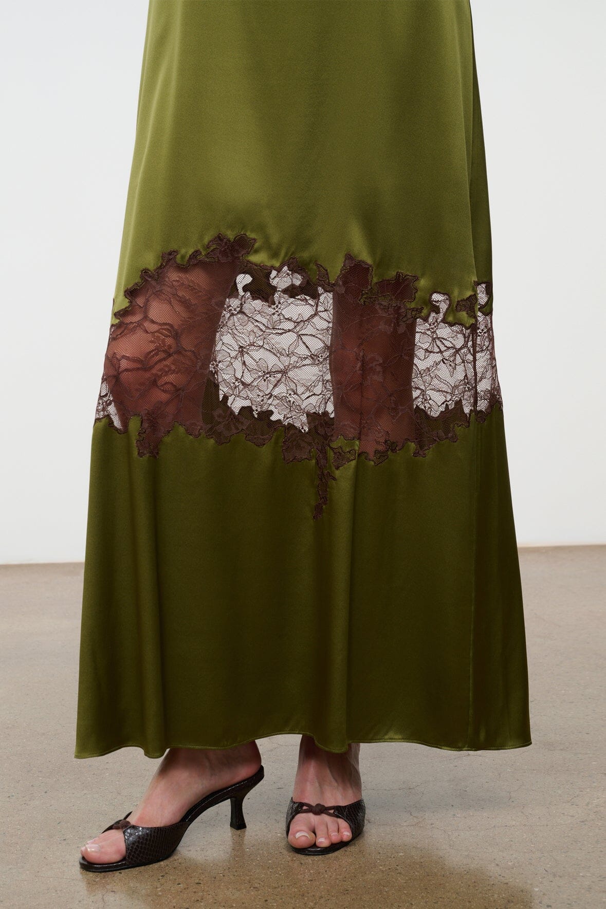 DELFINA SILK DRESS | PEAR